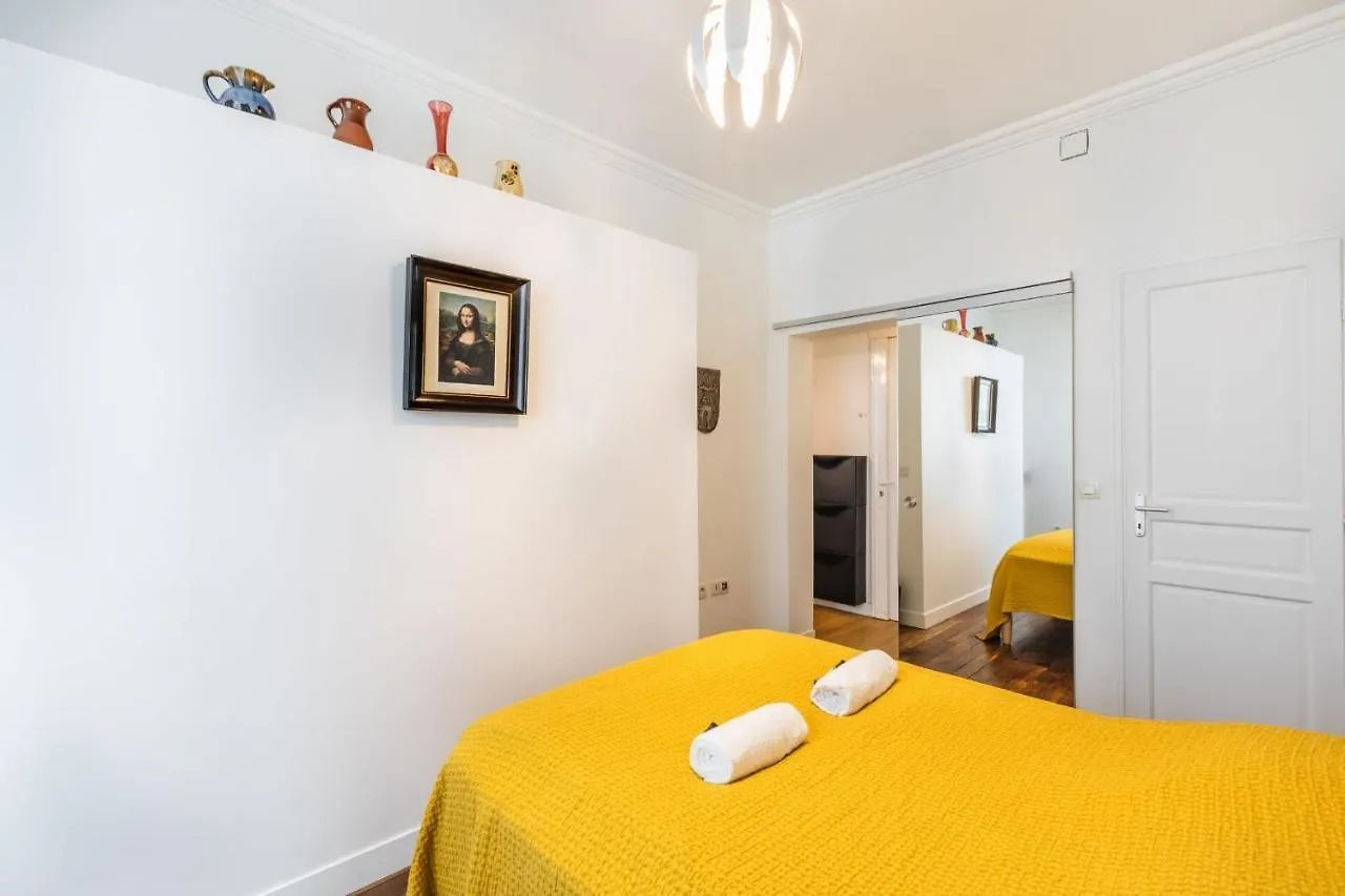 Nice 34M Well Located - Montmartre District Paris Apartment
