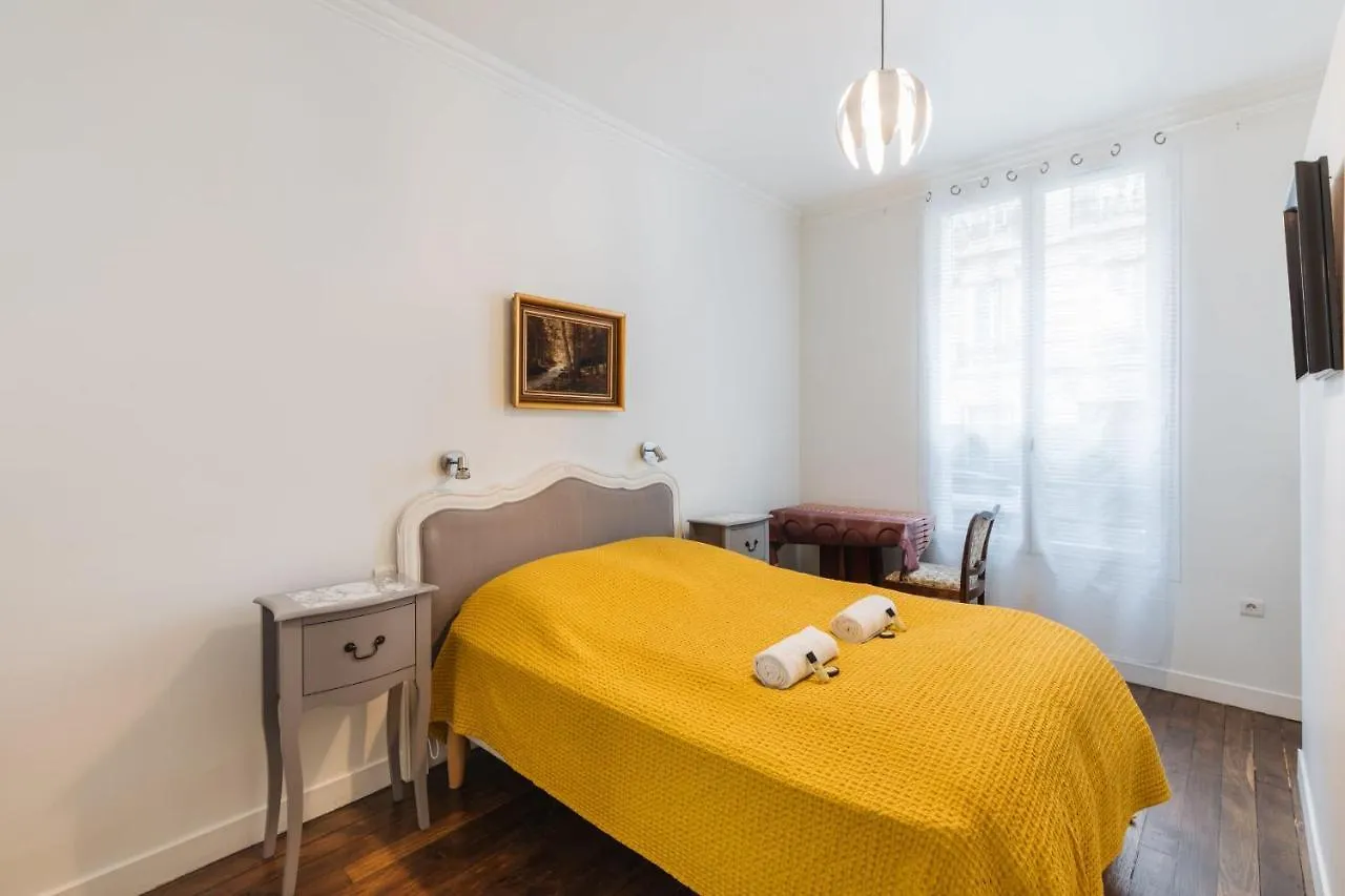 Nice 34M Well Located - Montmartre District Paris