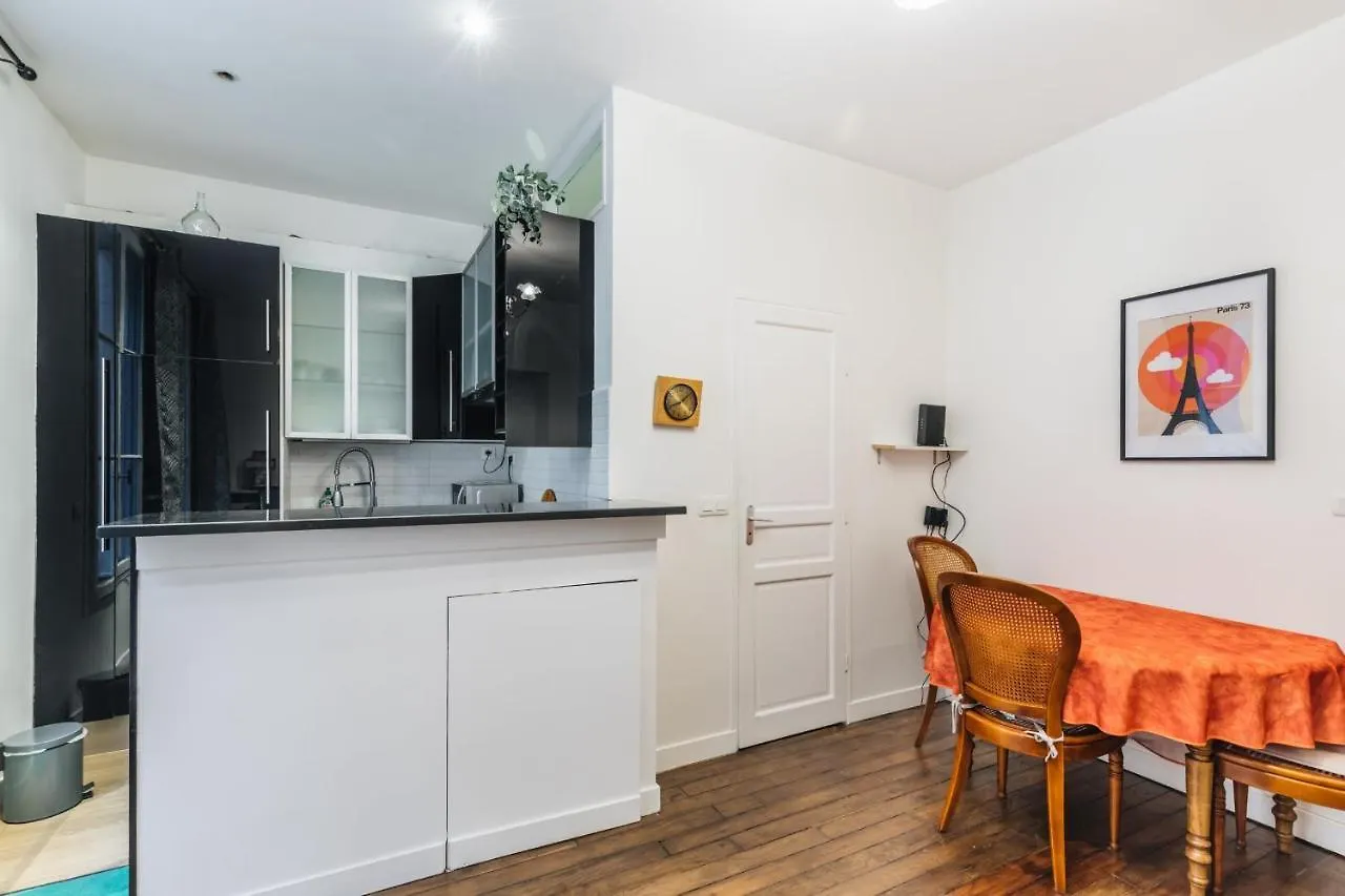 Apartment Nice 34M Well Located - Montmartre District Paris France